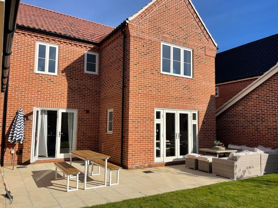 Stunning! Beautiful Contemporary Property In Holt, Norfolk Holt  Eksteriør billede